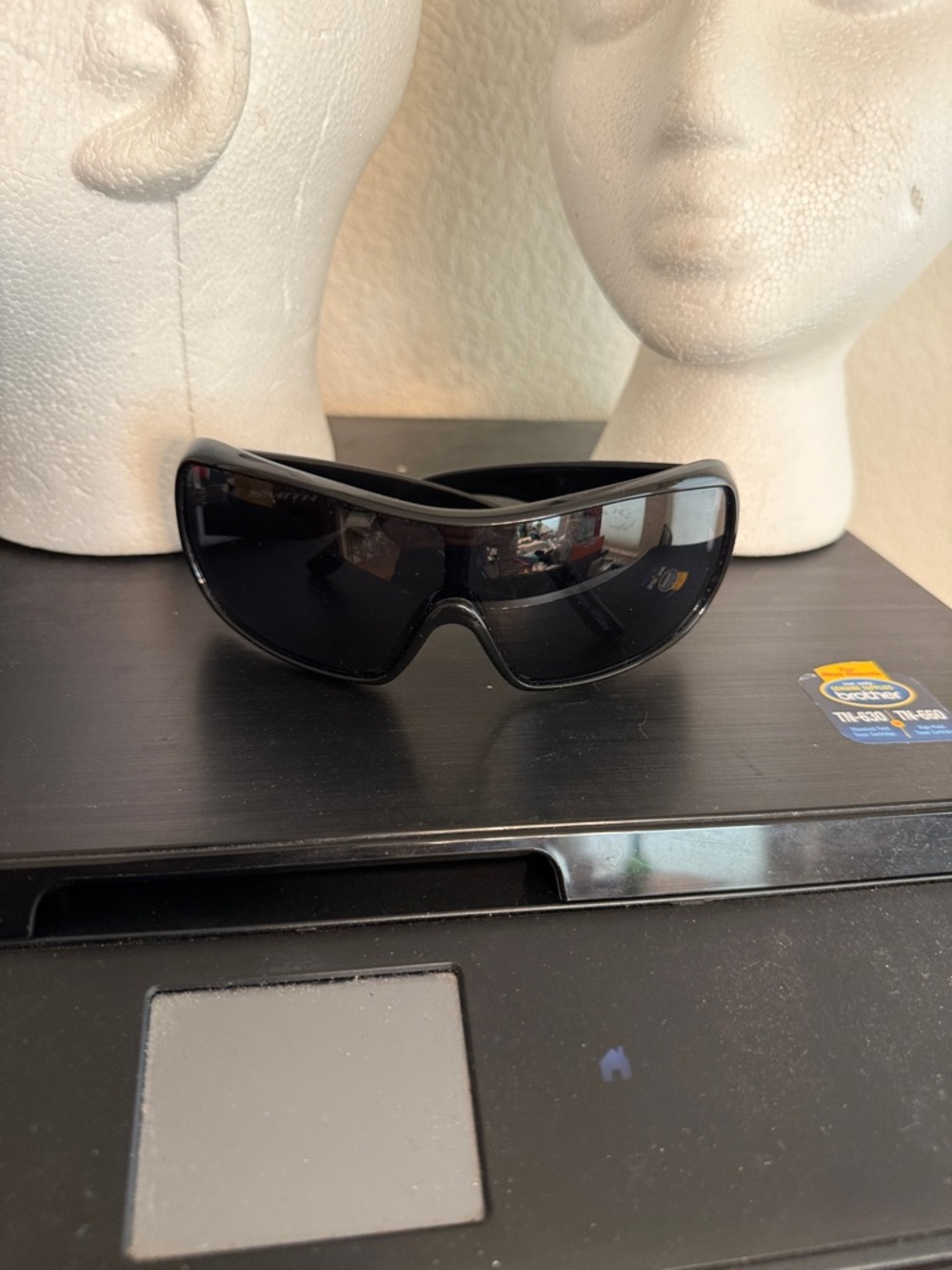 SMITH domino -SMITH Sunglasses with detailing on the side